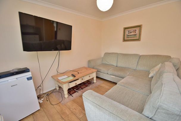 4 bedroom terraced house to rent - Photo 1