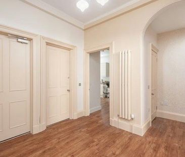 3 bedroom flat to rent - Photo 3