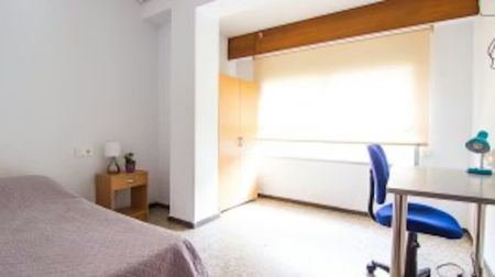 Carrer de Pere Aleixandre, Valencia, Valencian Community 46006 - Photo 2