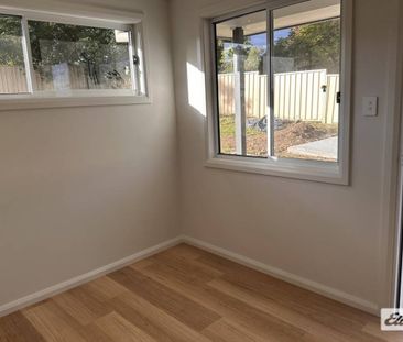 BRAND NEW PRIVATE GRANNY FLAT with yard maintenance and water inclu... - Photo 2
