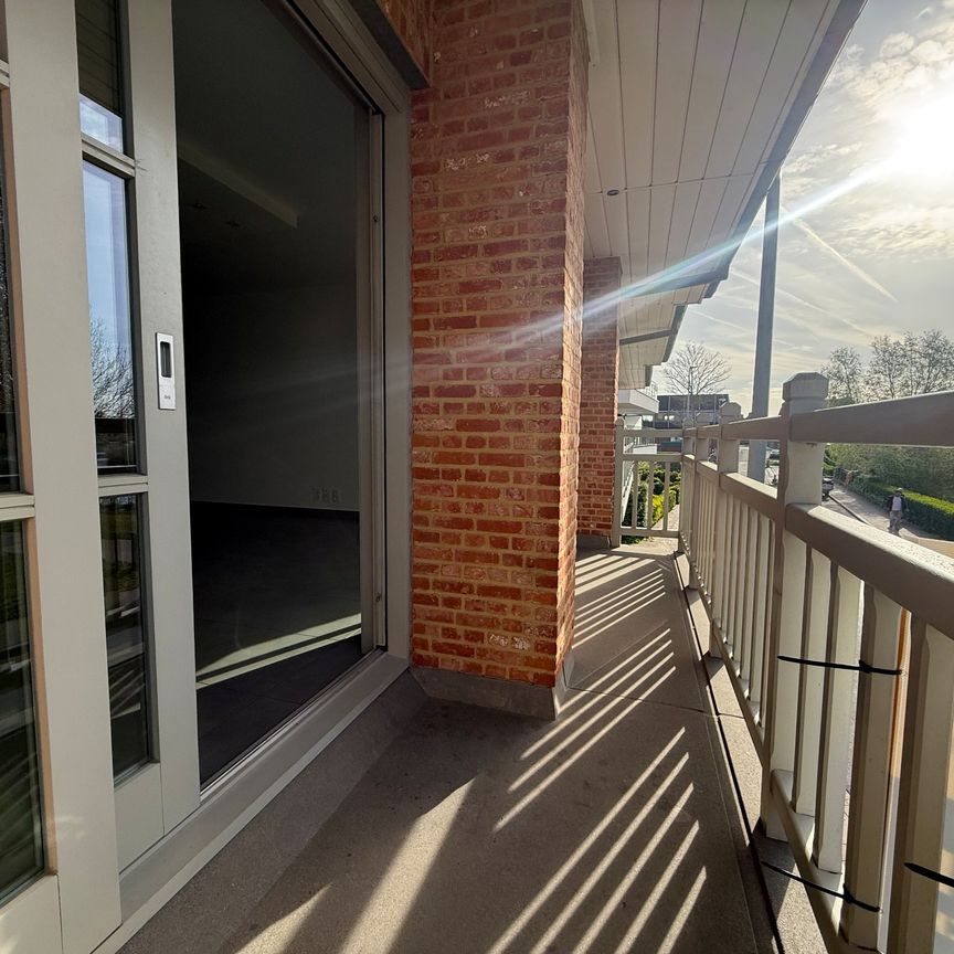 Twee-slaapkamerappartement met open zicht in Roeselare! - Foto 1