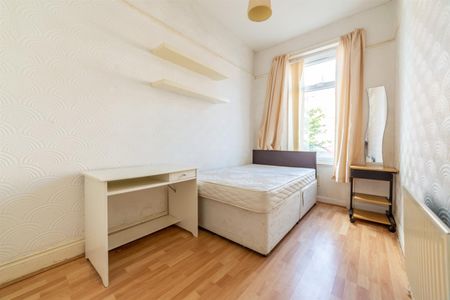 3 bed flat to rent in Sackville Road, Newcastle Upon Tyne, NE6 - Photo 4