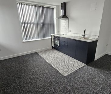 1 bed Flat - To Let - Photo 3