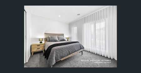 IMMACULATE IN DESIGN, STYLE & LOCATION - Photo 3