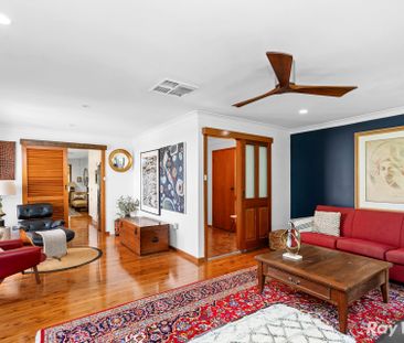 Beautiful and furnished 3-Bedroom Home! - Photo 4