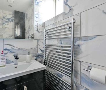 Kt, New Haw, KT15 - Photo 2