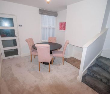 2 bedroom terraced house to rent - Photo 4