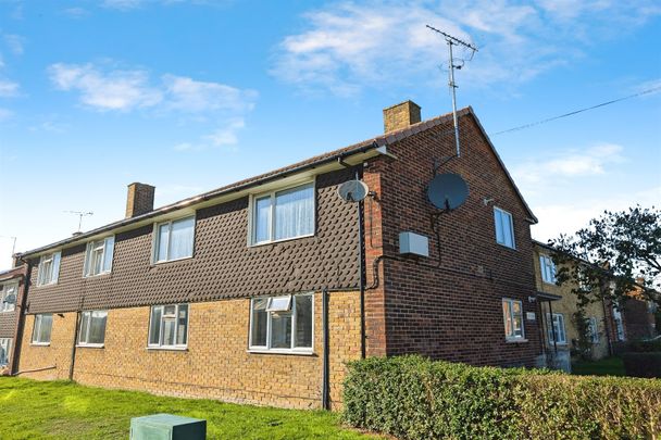 Warburton Road, SO19 - Photo 1