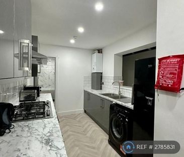 6 bedroom terraced house to rent - Photo 3