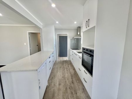 5 Bluewater Place, Wattle Downs, Auckland - Photo 2