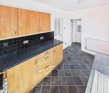 2 bedroom semi-detached house to rent - Photo 3