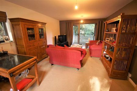 2 bedroom apartment to rent - Photo 5