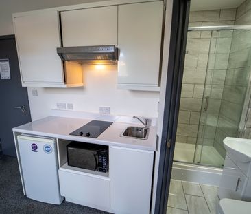 Studio Flat, Pershore Road, B29 - Photo 1