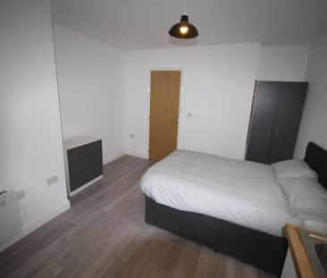 Studio to rent - Photo 1