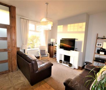 2 bedroom end of terrace house to rent - Photo 2