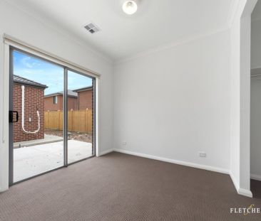 Modern Living in the Heart of Tarneit - Photo 4