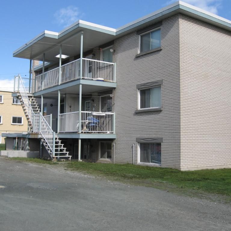 LOGEMENT A LOUER 2560 RUE BONIN - Photo 1