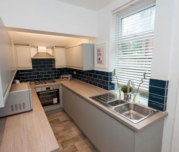 6 bedroom semi-detached house to rent - Photo 5