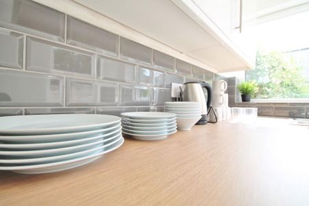 4 bedroom terraced house to rent - Photo 2