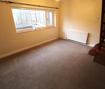 3 bedroom end of terrace house to rent - Photo 1