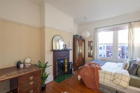6 bedroom terraced house to rent - Photo 2