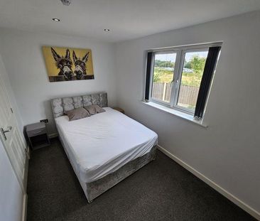 1 bedroom in a house share to rent - Photo 4