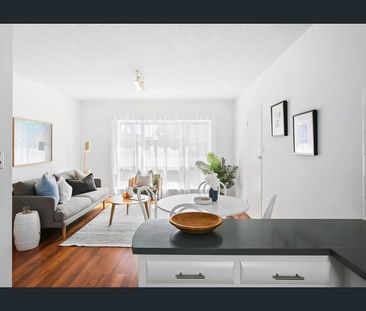 Love The Seaside Life - Photo 2