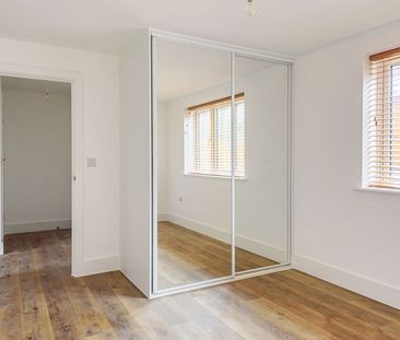 2A Wey Hill, Haslemere, Surrey, GU27 - Photo 1