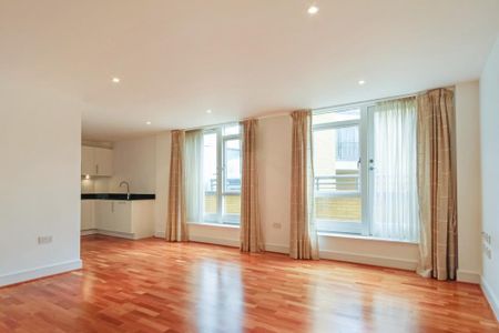 2 bedroom flat to rent - Photo 2