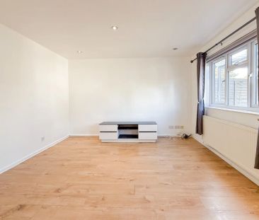 3 bed terraced house to rent in 102, Foliejohn Way, Maidenhead, Ber... - Photo 1
