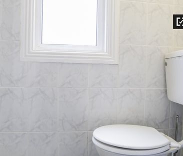 11-bedroom flat for rent in Cabra East, Dublin. - Photo 1