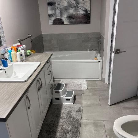 URGENT 5 1/2 à partir 1er août - Photo 4