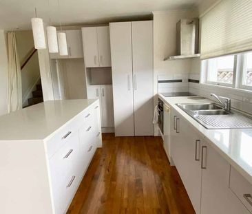 3 bedroom, Power & Water Included! - Photo 5