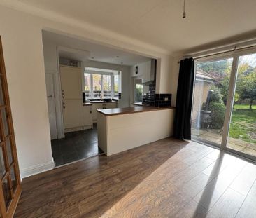 3 bedroom semi-detached house to rent - Photo 3