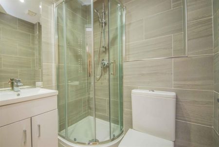 1 bed Studio To Let - Photo 4