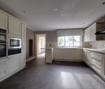 6 bedroom detached house to rent - Photo 5