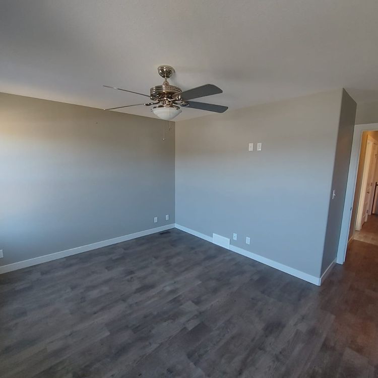 Beautiful 3 Bedroom Main Floor in Blackfalds! - Photo 1