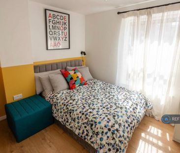 1 bedroom in a flat share to rent - Photo 5