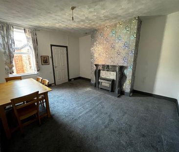 3 bedroom flat to rent - Photo 1