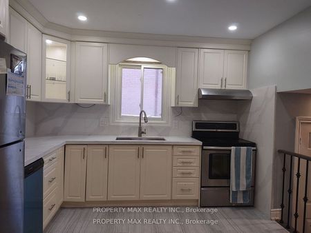 For Lease - 30 Glenabbey Drive Unit# upper 3 level, Clarington, Ontario - Photo 5