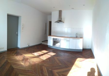 Location Appartement 2 pièces 33m² LEZIGNAN CORBIERES 11200 - Photo 4