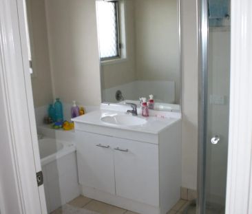 10 Freeman Street, Avoca QLD 4670 - House For Rent | Domain - Photo 3