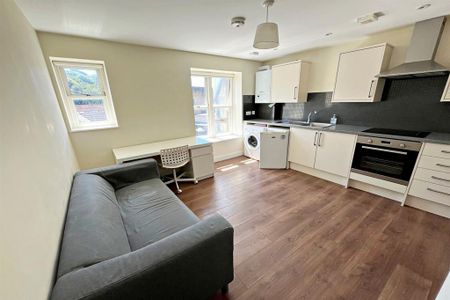 1 bedroom flat to rent - Photo 2