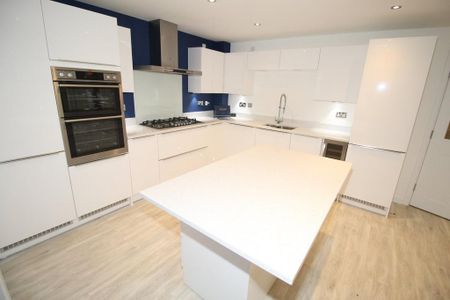 4 bedroom property to rent - Photo 5