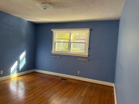 For Lease - 274 Elmwood Avenue, Toronto, Ontario - Photo 5