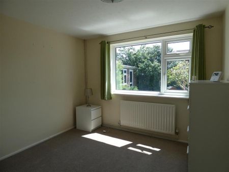 2 bedroom detached bungalow to rent - Photo 5