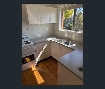 8/35 Hill Street, Toowoomba City, Qld 4350 - Photo 2