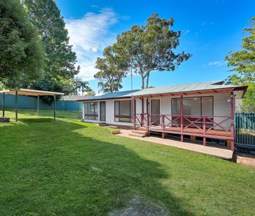 Single level three bedroom home - Photo 4