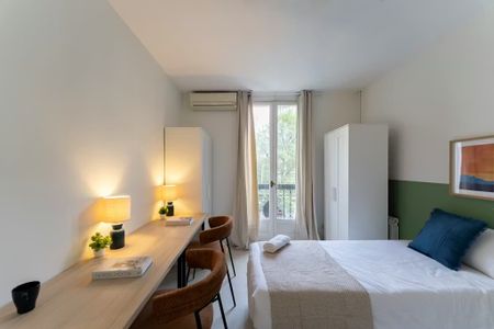 Calle de Fuencarral, Madrid, Community of Madrid 28010 - Photo 2