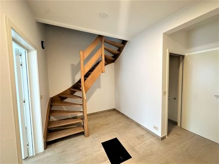 Woning met 3 slaapkamers en kantoor/praktijkruimte - Foto 4